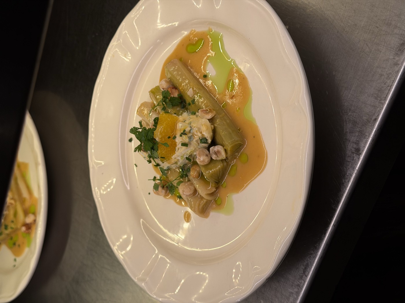 Plat de saison dressé, cuisine maison des Parigots